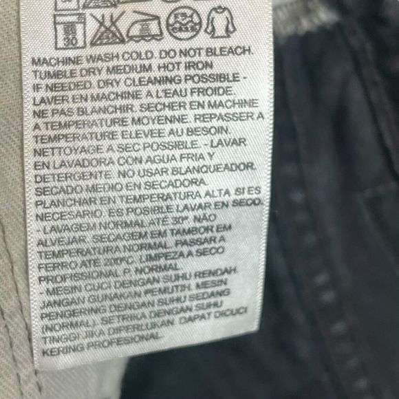 Levi’s High Rise Distressed Denim Cut Off Shorts Women’s Size 31 Black Rigid - Picture 9 of 11